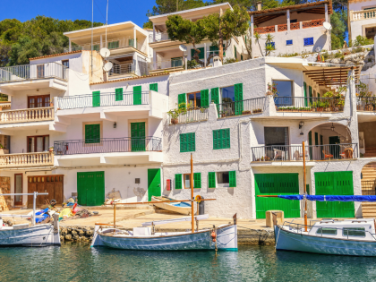 eal estate investment in Mallorca, 2024 real estate market, high-potential areas in Mallorca, foreign investments in Mallorca, legal real estate advice.
